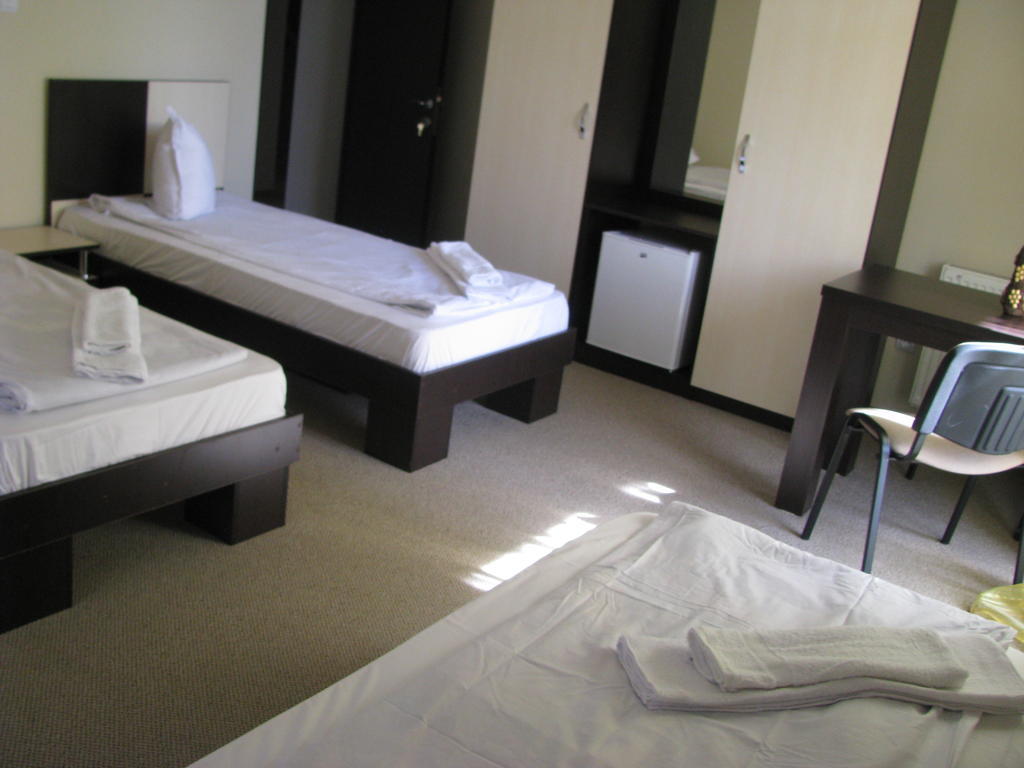 Hotel Babilon Bucharest Bilik gambar