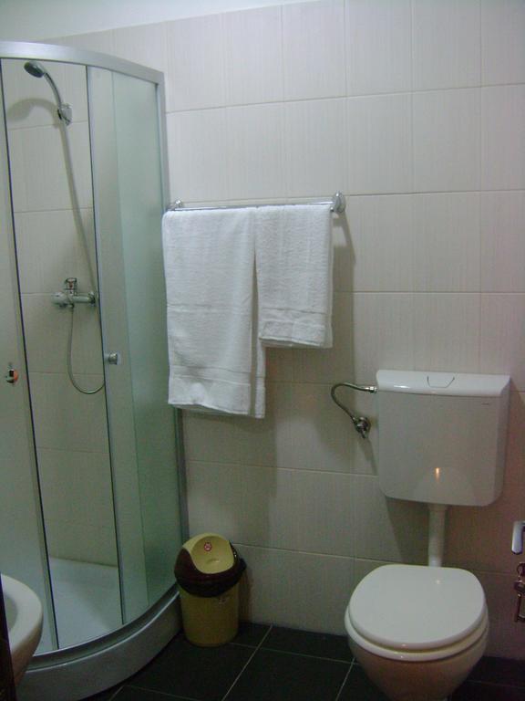 Hotel Babilon Bucharest Bilik gambar
