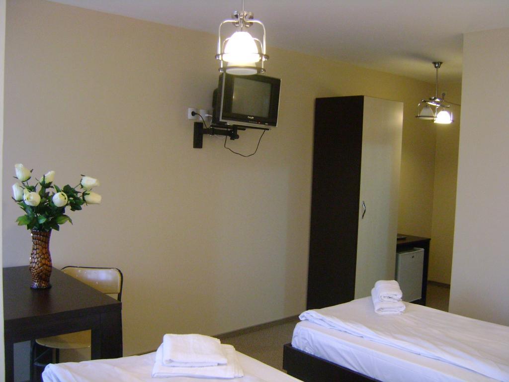 Hotel Babilon Bucharest Bilik gambar